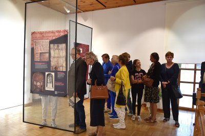 Bezsenne głowy, co dżwigają korony - otwarcie wystawy